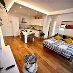 In The Heart Of Siena, 7 Minutes From Piazza Del Campo